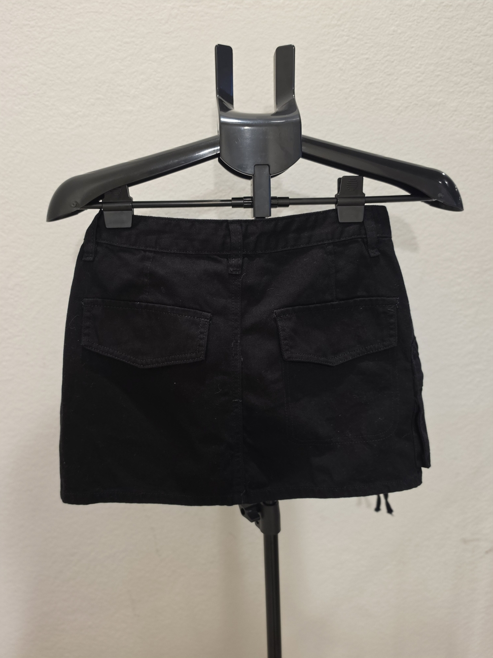 Fashion Nova Black Cargo Mini Skirt - Picture 2 of 3